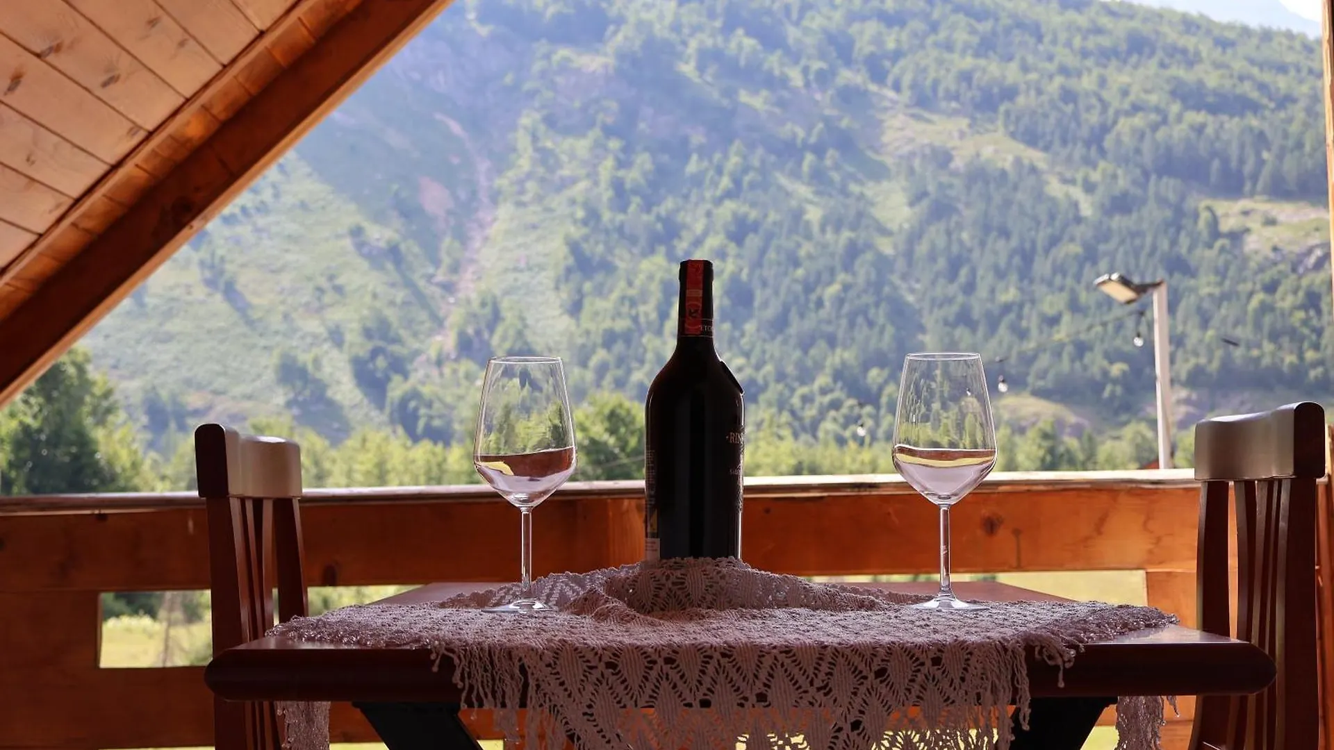 Mik Hotel Valbona  فالبني