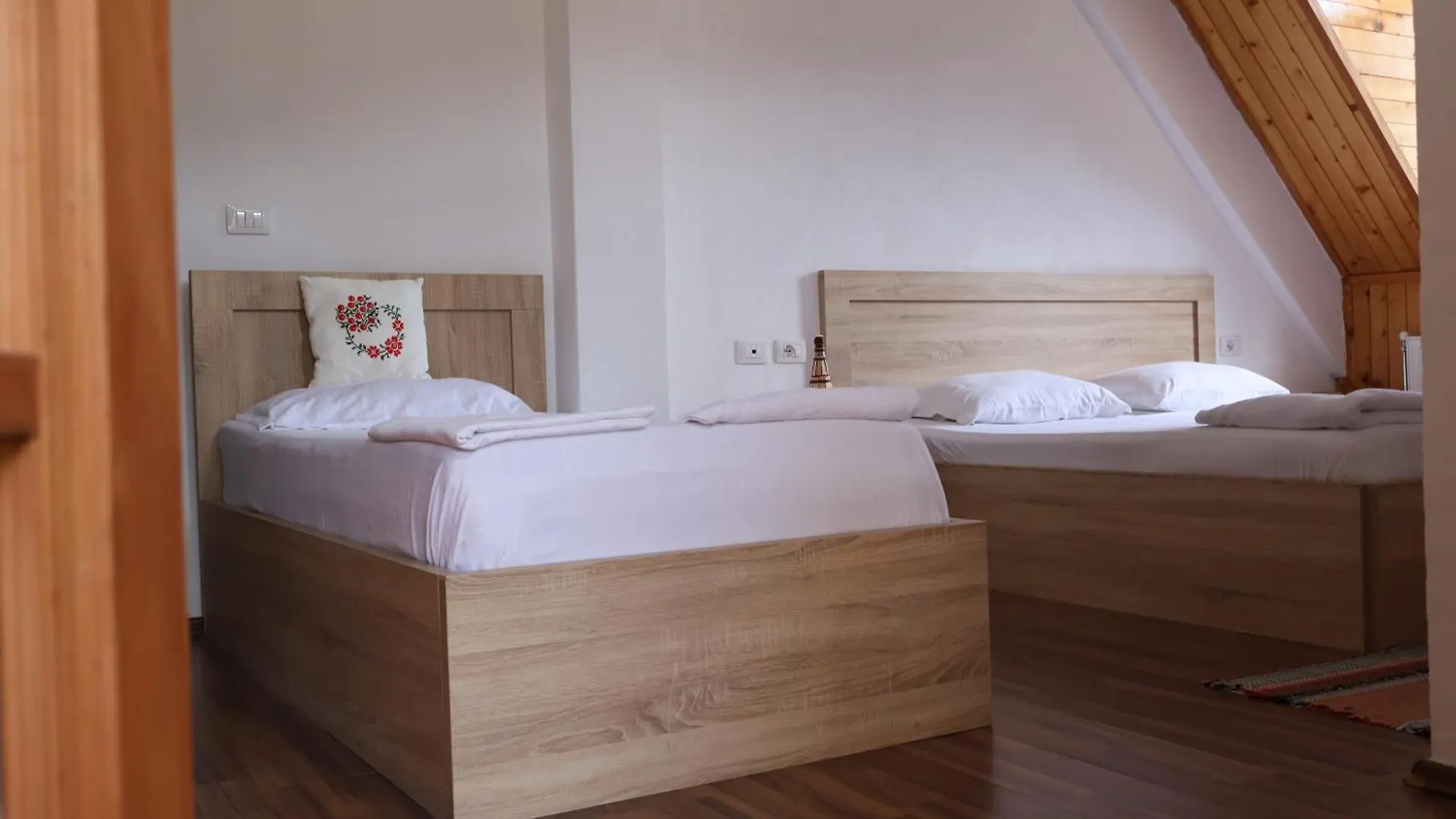 Mik Hotel Valbona 0*, فالبني ألبانيا