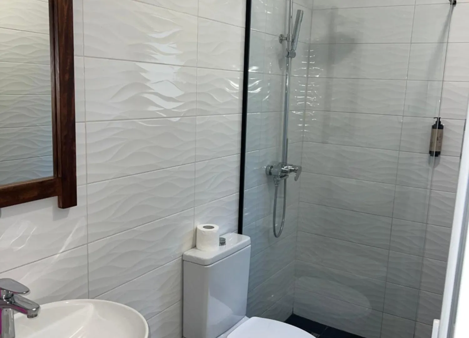 Mik Hotel Valbona  فالبني